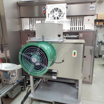 Automatic Garlic Clove Breaking Machine Stainless Steel Garlic Separating Machine Garlic Splitter Peel Machine