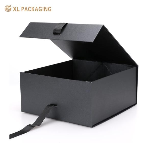 XL Emballage Boîtes de luxe personnalisées Boîte cadeau noire écologique avec couvercle pour cadeaux avec ruban et fermeture magnétique