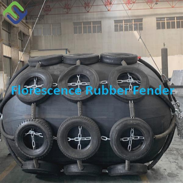 More Flexible Black Boat Fenders , Marine Dock Fenders For Protecting Equipments