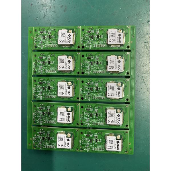 Surface Mount Technology SMT PCB Assembly Green Solder Mask Resistors Electronic Manufacturing