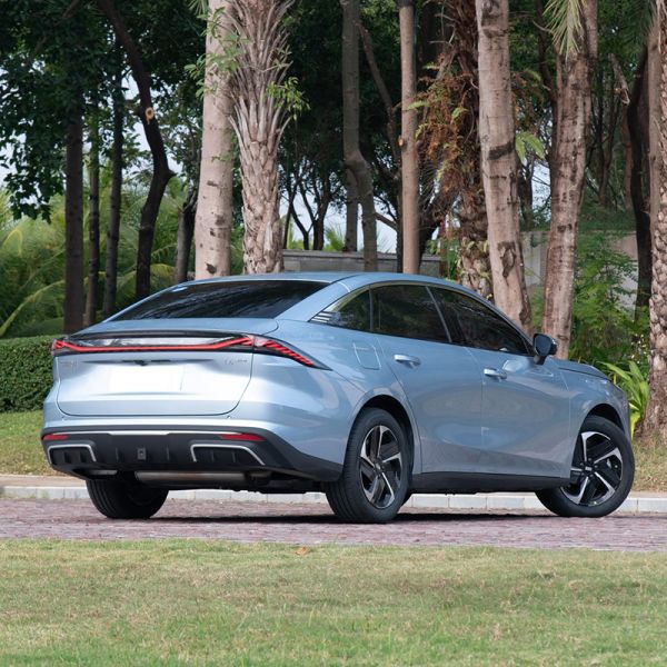 2025 for Galaxy L6 140KM Blue Plug-in Hybrid Electric Sedan 5 Seats 150-200kW Long Range Low Fuel Consumption
