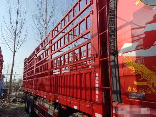 FAW использовало 8x4 тележки груза 18 тонн с 12wheels использовали для пользы груза в хорошем состоянии