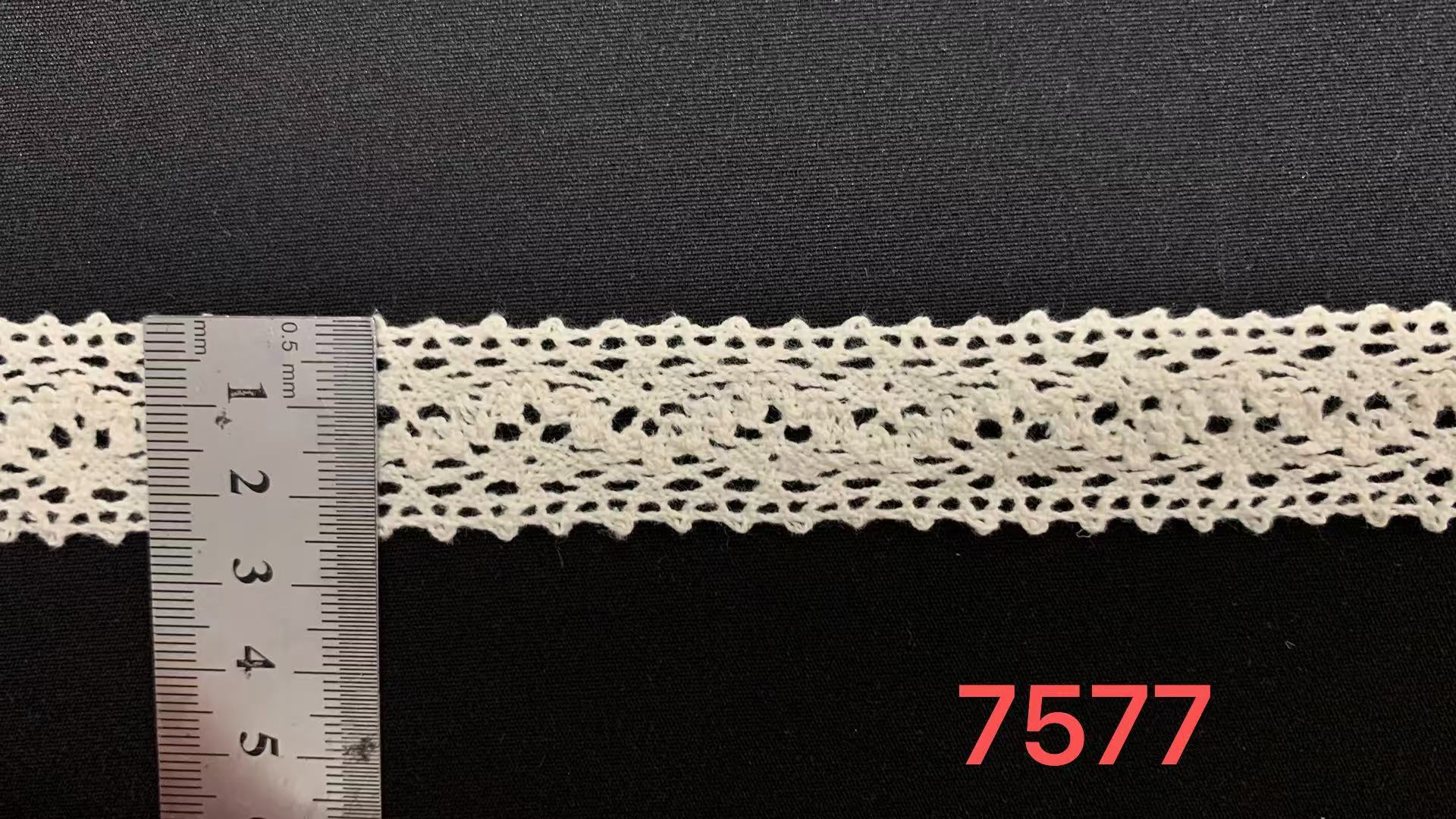 2.5cm Cotton Crochet Lace Trim with Continuous Hollow Woven Design Easy to Dye for Garment Edging and Handicraft Decoration