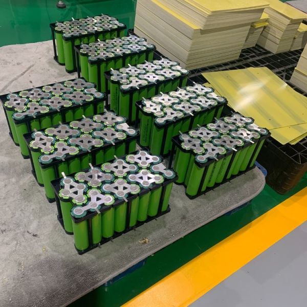 Transparent Screw-Locked Lithium Battery Case Battery Accessories Durable Transparent Shell Lifepo4 Battery Box