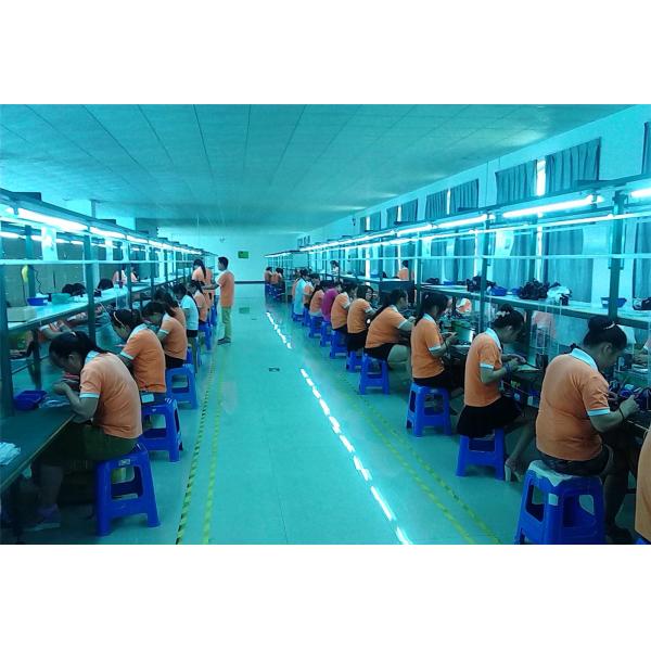 Portable 14 Inch Android Laptop RK3568B2 Processor 64GB 128GB Dual Speakers