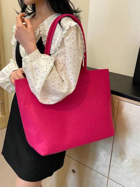 Wholesale Fashion Felt Handbags Custom Logo Colorful Felt Shopping Gift Bag Felt Tote Bag Custom Logo Eco-Friendly Casual Large Capacity Felt Tote Women Felt Bag Handbags Wool Felt Shopping Bag