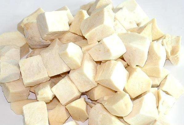 I.Q.F. Frozen Horseradish Dice Peeled, characteristic horseradish odor and taste