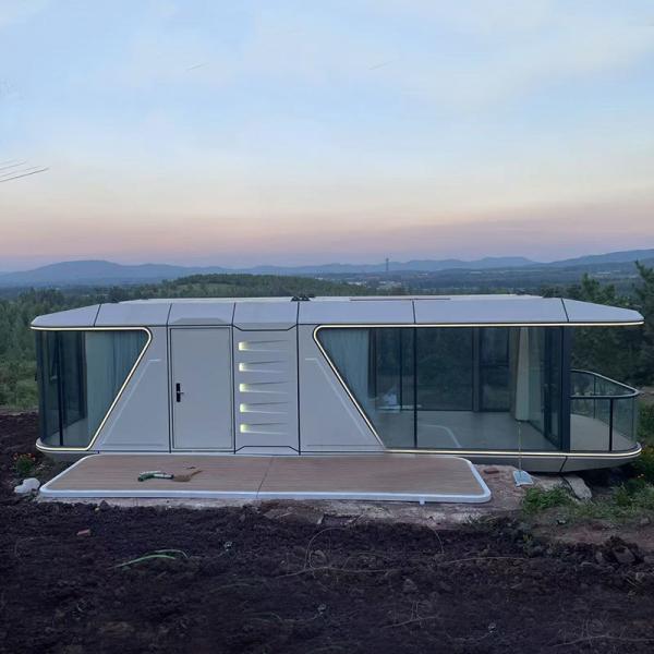 Grade 10 Wind Resistant Luxury Prefab Mobile Capsule House