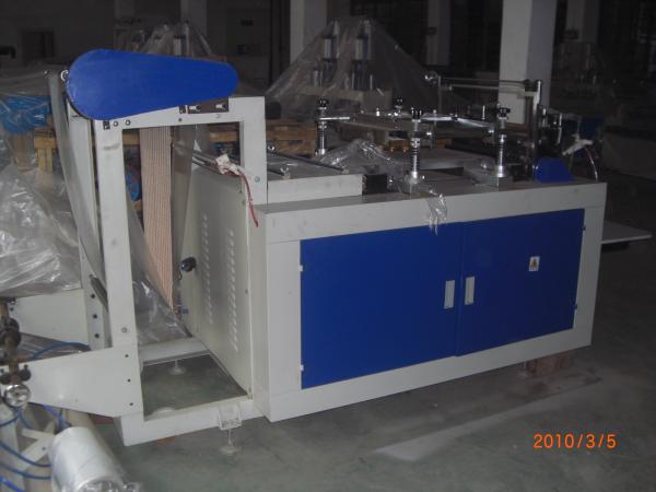 3KW Automatic Plastic Glove Making Machine , Bag sealing cutting equipment