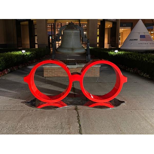 Красная нержавеющая сталь наружные художественные очки скульптура ручной ковки
