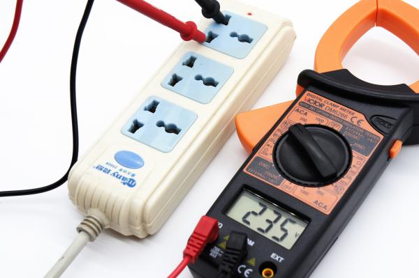 DM6266 Digital Clamp Multimeter Manual Ranging With 50mm Clamp Jaw