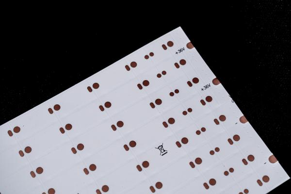 ホットセリング超薄型フレキシブルLED FPCボード ポリイミドベース銅張りLEDストリップFPCボード
