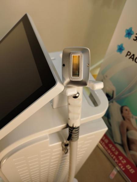 Diode Laser Hair Removal Machine Integrated Precombustion Power Supply 1600W Handle Power
