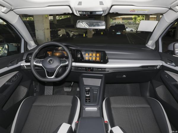 2022 Version Direct Supply 280TSI VW Golf Cars with Powerful Gasoline Engine and LED Daytime Light