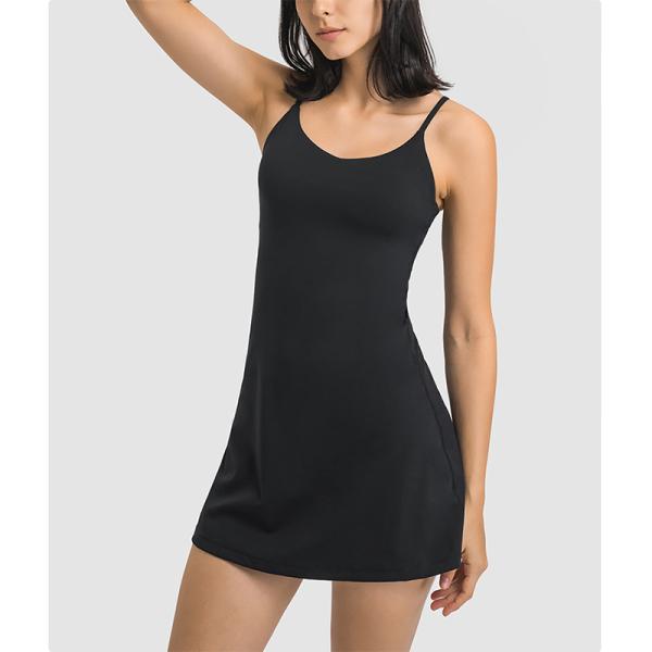 Платье тенниса женщин атлетическое с построенный в платье разминки тренировки бюстгальтера