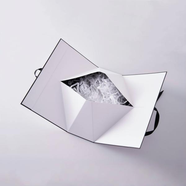 На заказ логотип роскошные сумки для покупок подарочные картонные бумажные упаковочные сумки с лентой