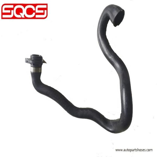 Pièces automobiles Tête de cylindre Thermostat Housing tuyau d'eau OE 11537566329 pour le remplacement / réparation BMW E61 E60 voitures