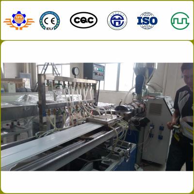 Linha painel da extrusão do painel de parede do PVC de parede de WPC que faz a máquina
