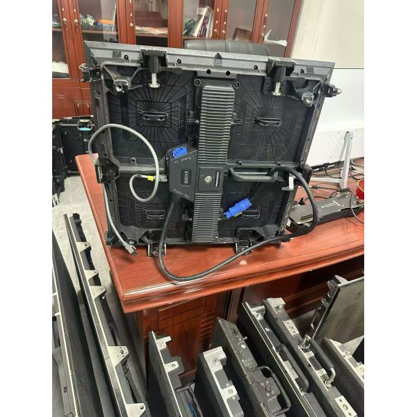 Used ZM3.91 High-brightness Stable Without Watermark Indoor LED Screen Full-color Display Nova System