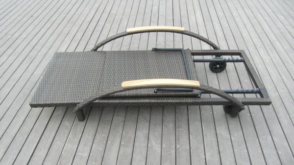 Modern Rattan Sun Lounger , Folding Lounger With Side Tea Table