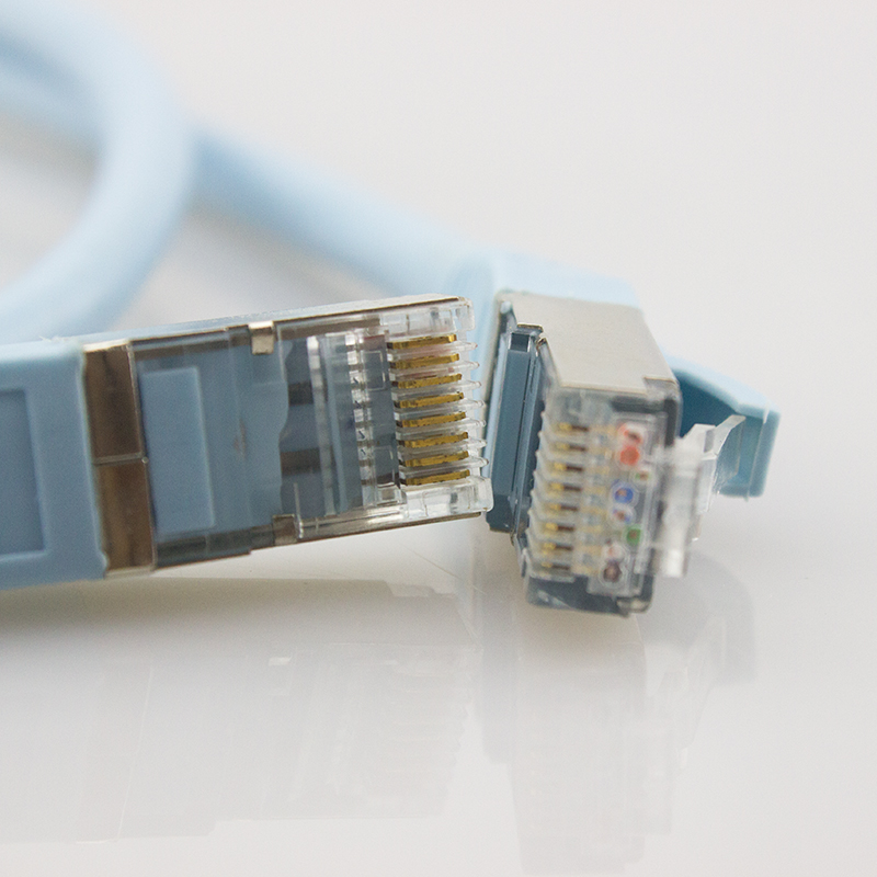 Круг кабеля сети цвета Cat6a серого цвета сформировал RJ45 с материалом куртки PVC