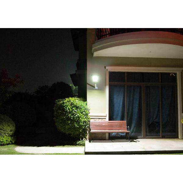 Integrated 40W Outdoor LED Solar Street Light Casting Heatsink + GLASS Material