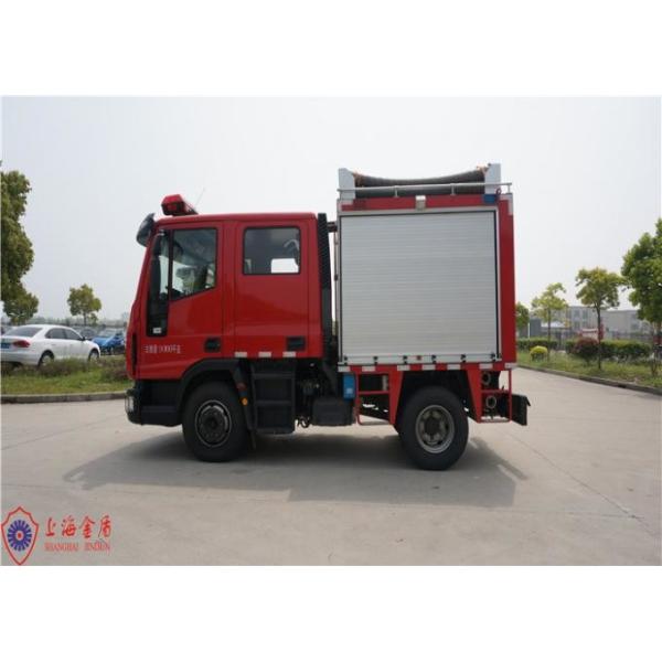 Pequeño coche de bomberos ligero del rescate del peso bruto 7800kg con la espuma del agua 2000L 500L