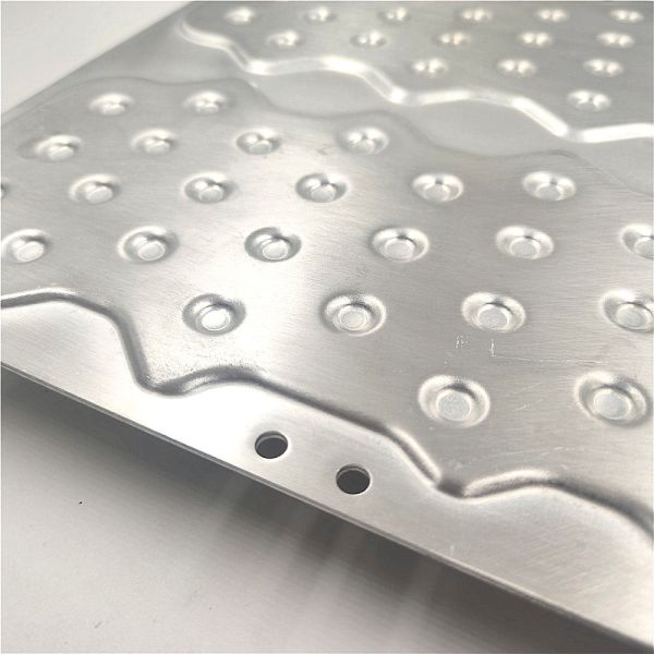 Customized Aluminum Spare Parts Auto Water Cool Plate For New Energy Cars