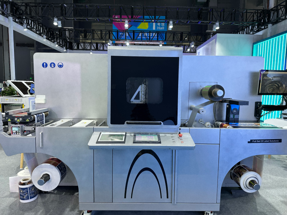 Digital Label Roll-to-Roll Finish Machine with 60 bags/min Speed and 120-450mm Bag Width for Digital Foil Stamping