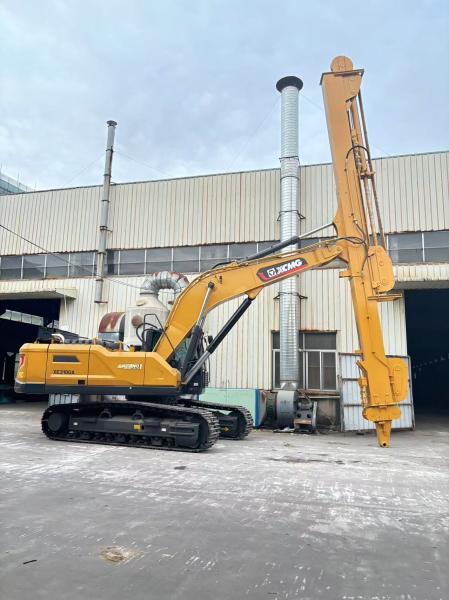 Hydraulic Excavator Arm Telescopic Boom Extends Up To 32 Meters With 1.5cbm Clamshell Bucket