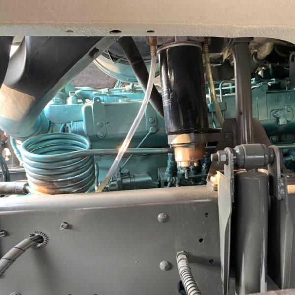 371HP Tractor Trailer Truck  With 12.00R20 Tires And HF9 Front Axle