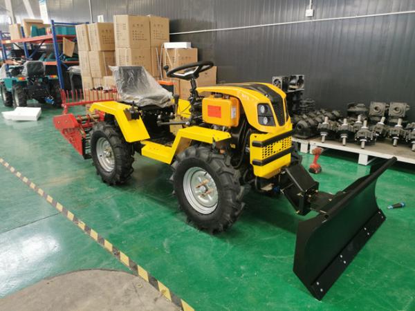 18HP Pequenos Tratores Compactos Diesel 4WD Trator Com Bulldozer