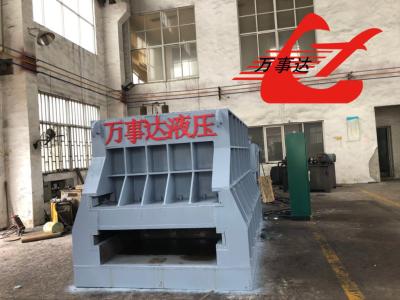 Puissante machine de découpe de ferraille personnalisable Moteur de puissance d'environ 84 kW