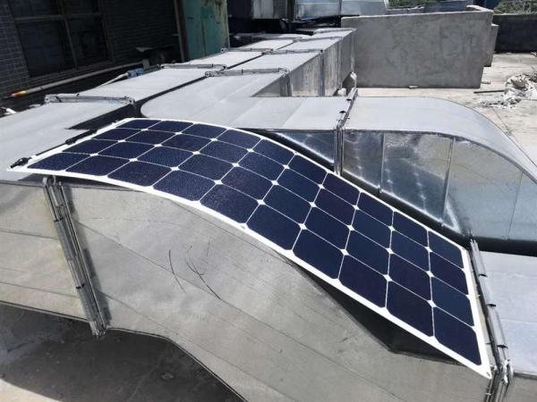 130W 柔軟な太陽光パネル ETFE 表面 高効率のRVボートキャンプ