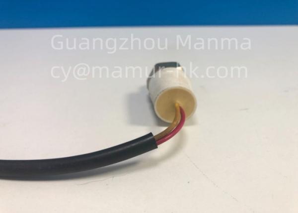 REV Lâmpada Switch Para ISUZU NPR MBP6P MBP6Q 1-82440083-2 Peças da caixa de velocidades