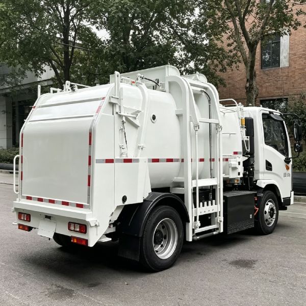 12.5 Ton Pure Electric Solid-Liquid Separation Compactor Kitchen Waste Truck