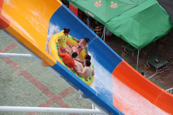 Colorful Above Ground Fiberglass Water Slides , Fiberglass Pool Slide for Giant Water Park