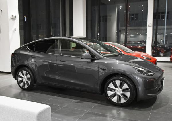 中国輸出テスラ電気自動車 2025年 テスラ モデルY 家族向けお出かけ用バッテリーカー