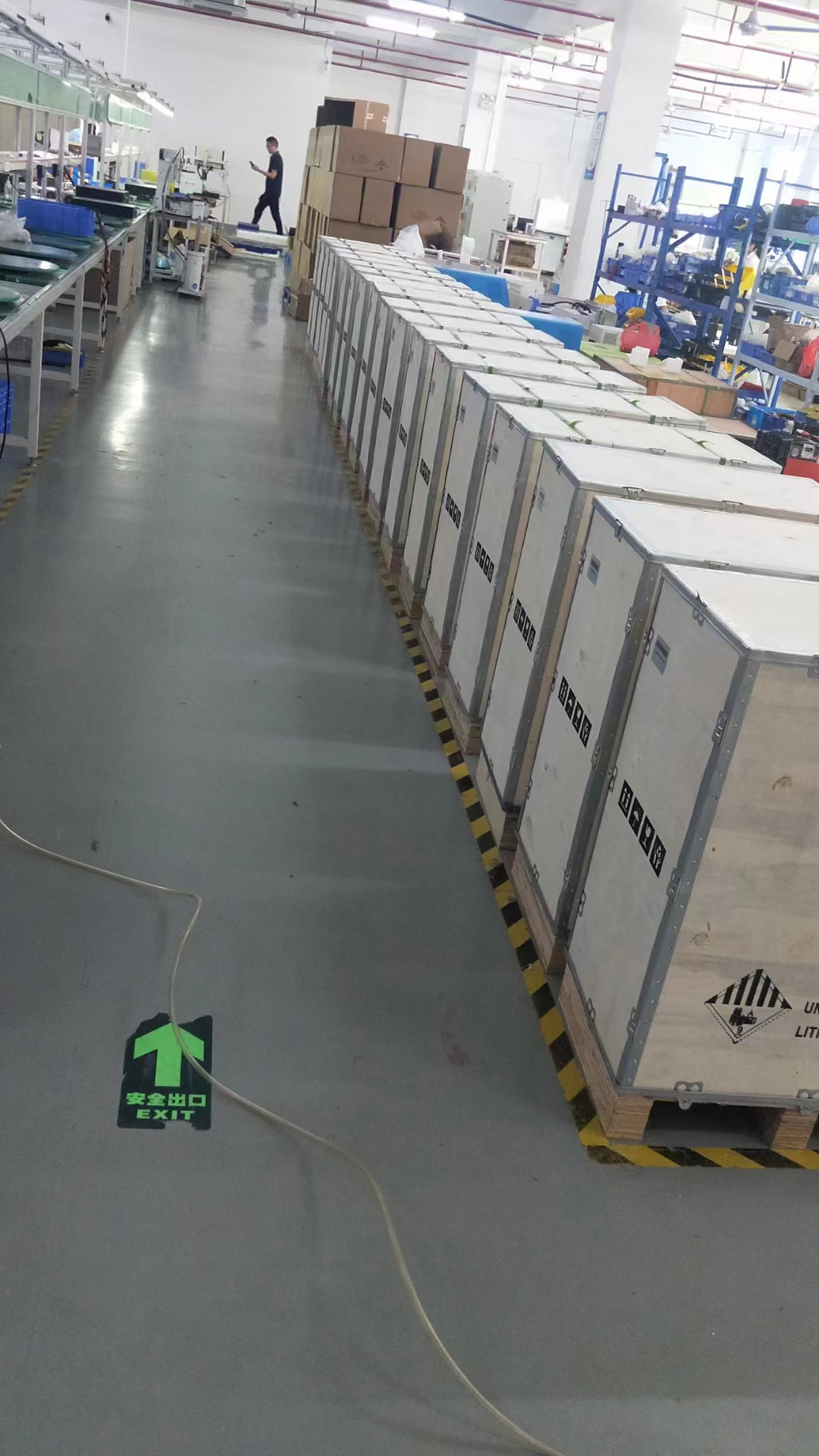 Высокая емкость быстрая зарядка Настройка противовеса 80V 400AH LiFePO4 Вилочная батарея для электрической вилочной погрузки Палетный грузовик Вилочная погрузка Ножничная подъемная установка с андерсоном или REMA Plug Долгий цикл жизни