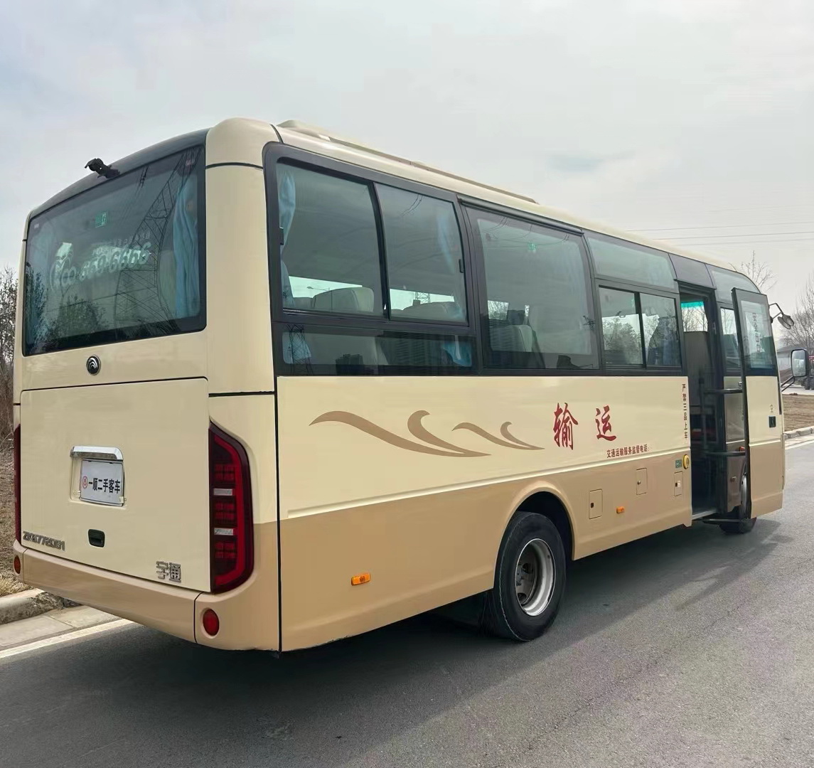 Подержанный автобус Ютун ZK6772 Ютун Подержанный автобус 46 мест Автобус Ютун 150 лошадиных сил
