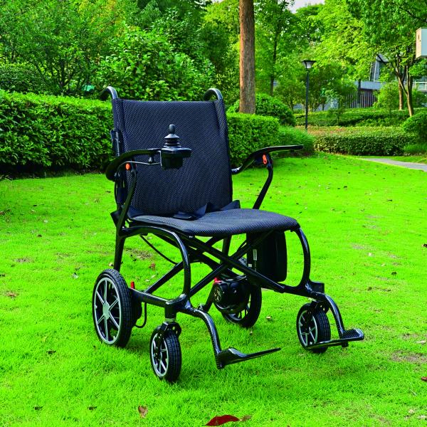 910mm*610mm*875mm Mini Full Carbon Fiber Electric Wheelchair 11.5kg 330lbs Load