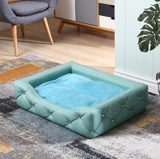 Большая кожаная кровать кота выслеживает крытые поднятые кресла кресел для отдыха