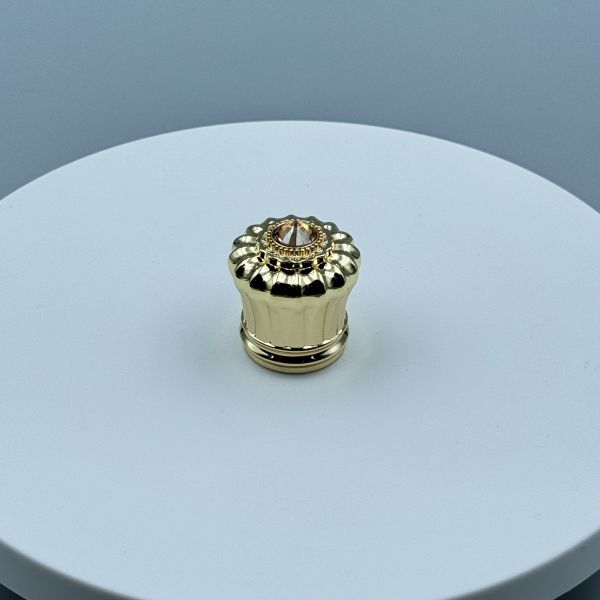 China Factory Zinc Alloy Perfume Cap Crown Cap for Cosmetic Glass Bottles Jars Cans for Bottle Packaging