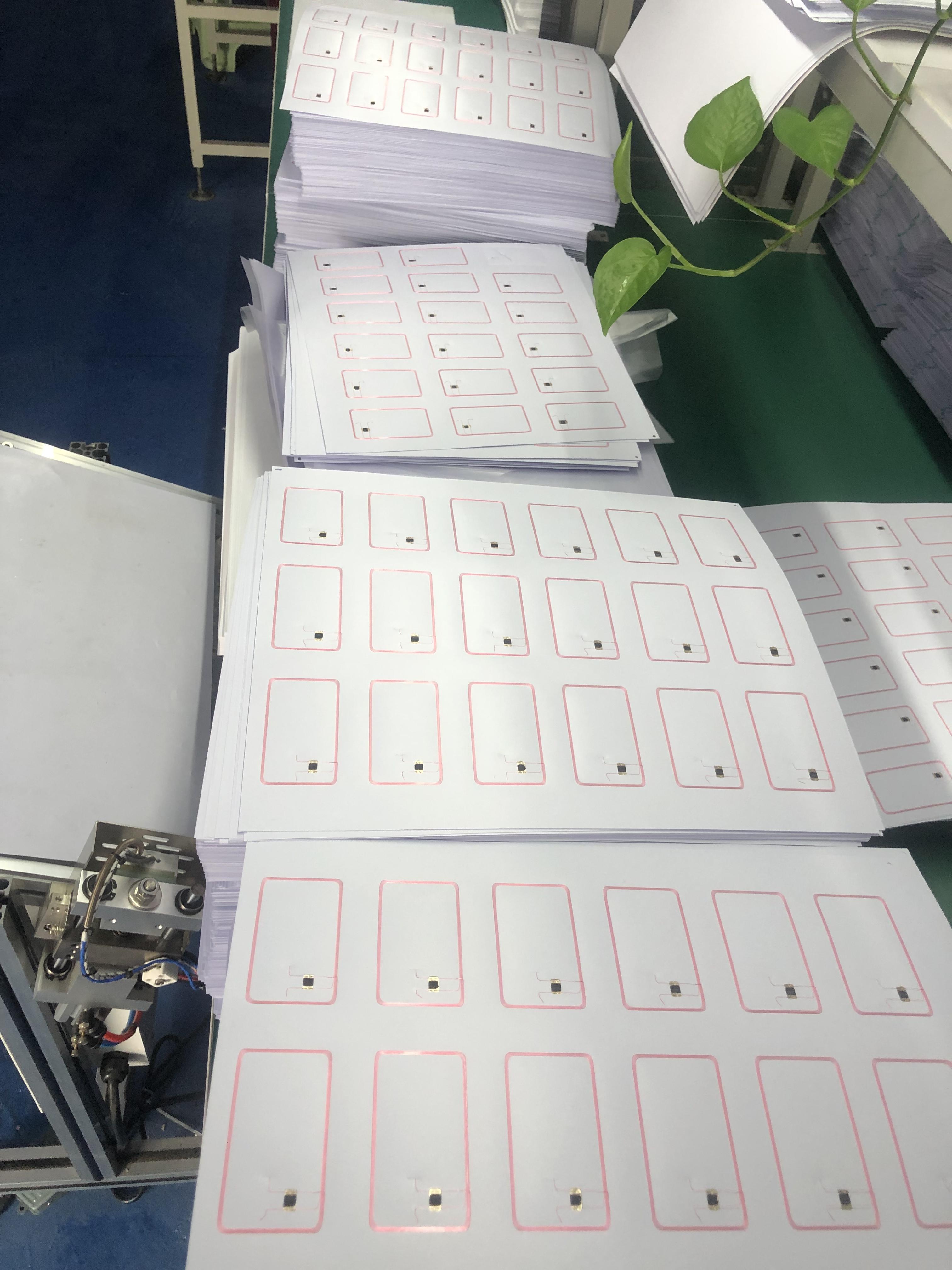 3*8 4*8 6*8 Расположение RFID Inlay Prelam PVC Inlay Sheet RFID Contactless Card Sheet для производства пластиковых карт