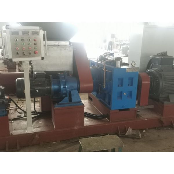 PLC Controlled Rubber Extruder Machine with Force Feeding Screw and Precise Temperature Control