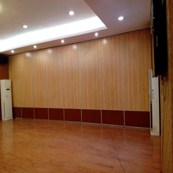 Cuartos móviles que dividen las paredes de divisiones retractables del sistema en aeropuerto