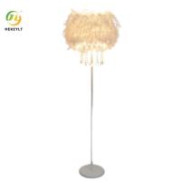 Luz da suficiência da âncora da beleza da lâmpada de cabeceira do quarto da sala de Crystal Floor Lamp Wedding Living da pena