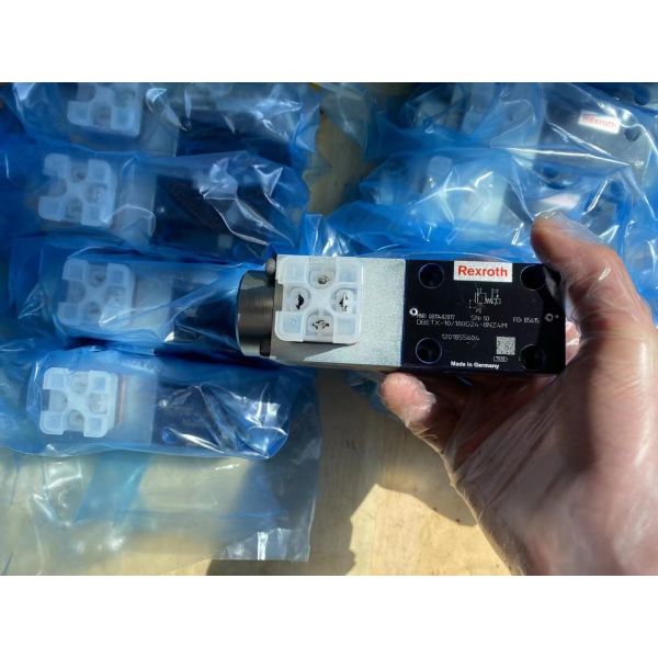 4WRZ10EA50-7X/6EG24N9K4/M
4WRZ10W9-85-7X/6EG24N9K4/D3M     
4WRZ10EA25-7X/6EG24N9K4/M German hydraulic valve, Rexroth solenoid valve, imported with original packaging