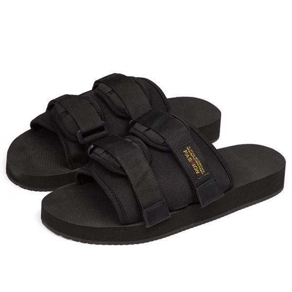 Des tongs d'été pour hommes de marque personnalisée avec un haut en toile bouché