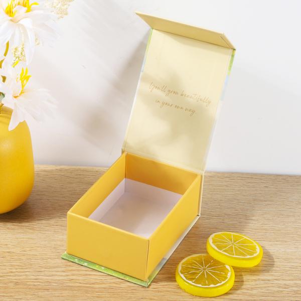 Custom Yellow Magnetic Flip Top Gift Box Luxury Perfume Birthday Keychain Packaging